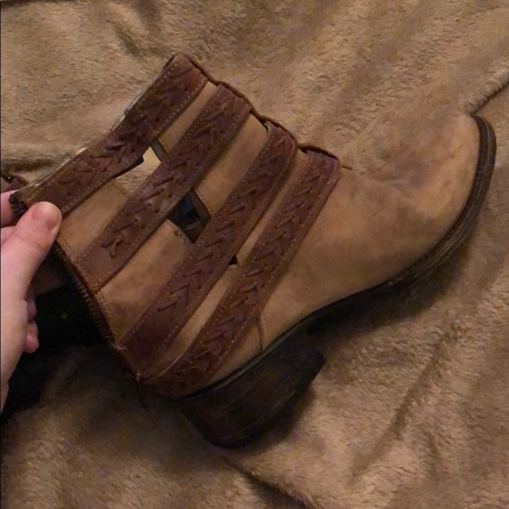 Free bird boots